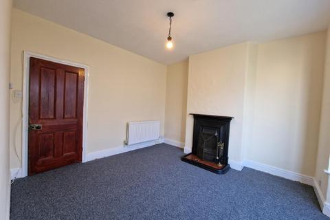 2 bedroom terraced house to rent, Larches Lane, Wolverhampton WV3