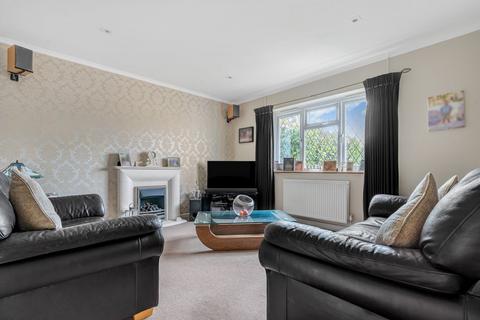 Ford Close, Ashford, TW15