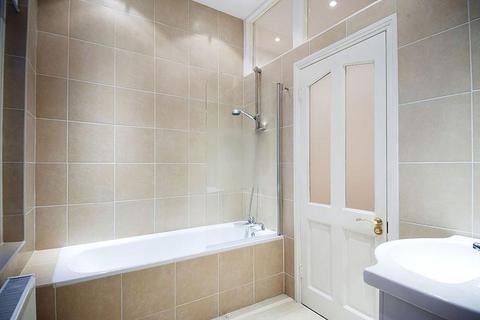 1 bedroom flat to rent, Courtfield Gardens, South Kensington, London, SW5