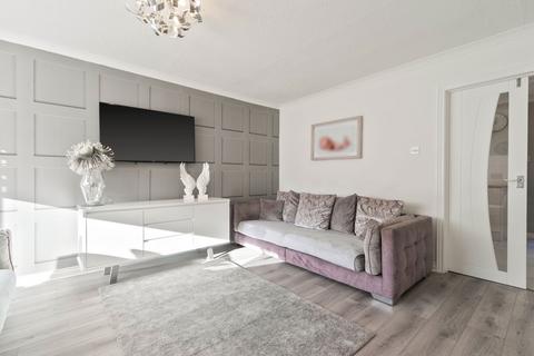 17 Forbes Drive, Glasgow, G40 2LE
