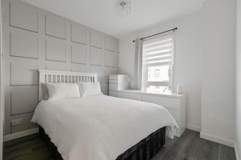 17 Forbes Drive, Glasgow, G40 2LE