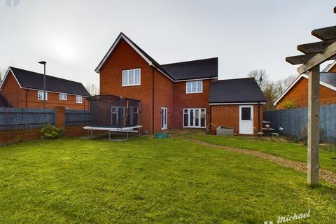 4 bedroom detached house for sale, Sawdy Drive, Aston Clinton, Aylesbury