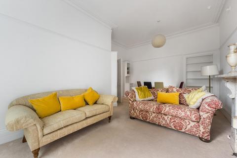 2 bedroom flat to rent, Courtfield Gardens, Earls Court, London, SW5