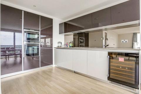 3 bedroom apartment for sale, Hyperion Tower, Brentford TW8