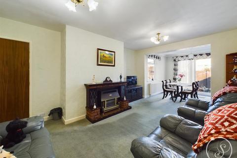 3 bedroom detached bungalow for sale, Templegate Avenue, Leeds