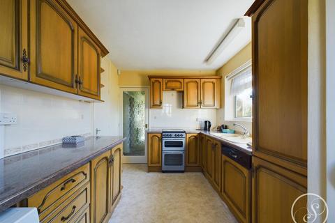 3 bedroom detached bungalow for sale, Templegate Avenue, Leeds