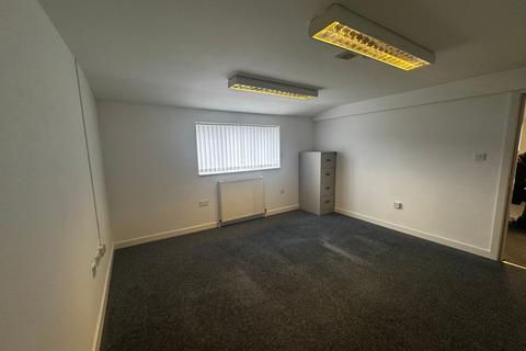 Office to rent, Wakefield Road, Huddersfield HD8