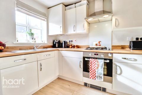 5 Apollo Close, Aylesbury, HP18 1AP