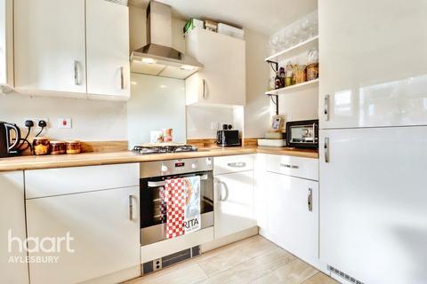 5 Apollo Close, Aylesbury, HP18 1AP