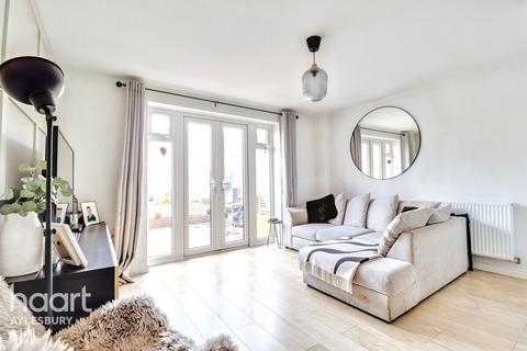 5 Apollo Close, Aylesbury, HP18 1AP