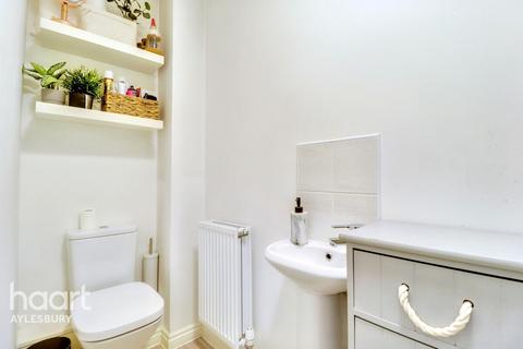 5 Apollo Close, Aylesbury, HP18 1AP