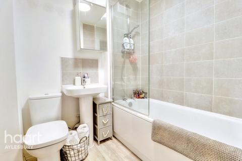 5 Apollo Close, Aylesbury, HP18 1AP
