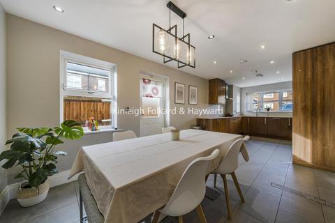 3 bedroom semi-detached house for sale, Kingsdown Way, Hayes