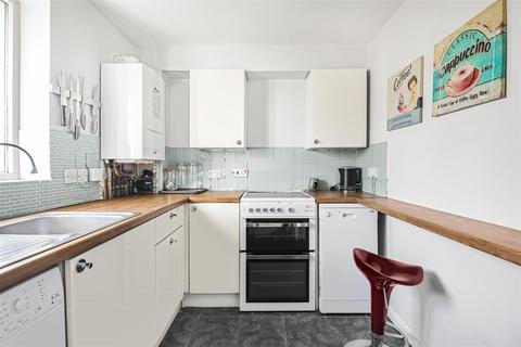 1 bedroom flat for sale, Sandifer Drive, Cricklewood