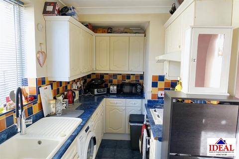 3 bedroom semi-detached house for sale, Grosvenor Road, Woodlands