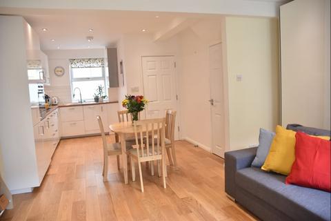 2 bedroom maisonette for sale, Riverside Mansions, Milk Yard, London, E1W