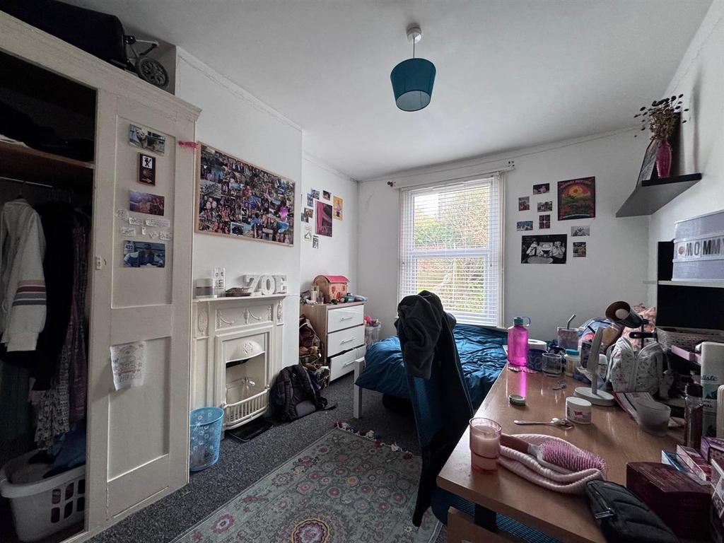 122 MR Bedroom 3.jpg