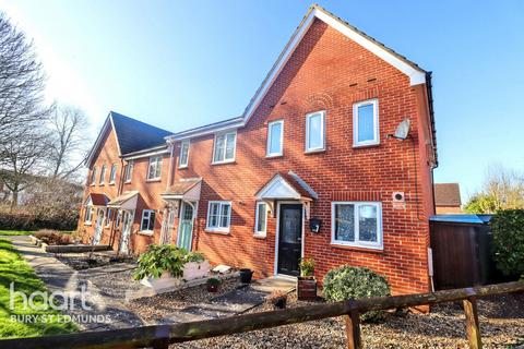 3 bedroom end of terrace house for sale, The Hawthorns, Turner Close, Sudbury