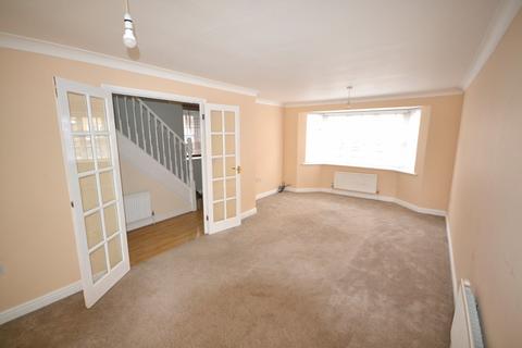 4 bedroom link detached house to rent, Nottage Crescent, Braintree, CM7