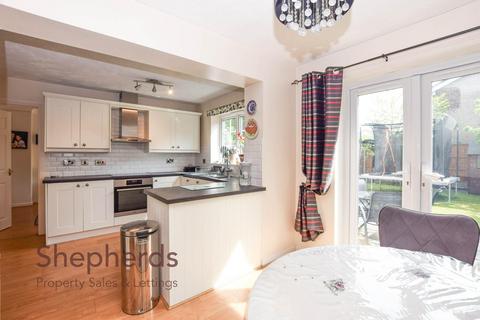 1 Roberts Close, Cheshunt, Waltham Cross, EN8 9RY