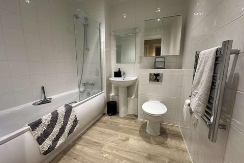 32, Metropolitan House Pump House Crescent, Brentford, TW8 0HA