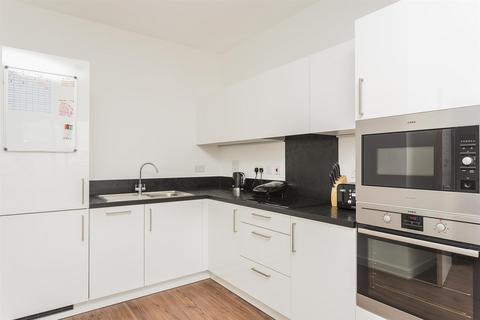 1 bedroom apartment to rent, Kingfisher Heights, Silvertown, E16