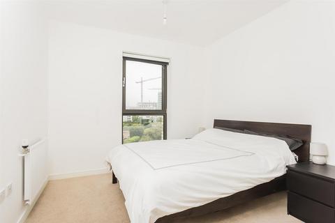 1 bedroom apartment to rent, Kingfisher Heights, Silvertown, E16