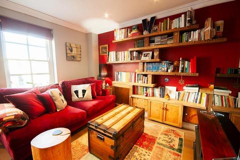 14c Whitechapel Road, London, E1 1EW
