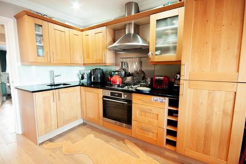 14c Whitechapel Road, London, E1 1EW