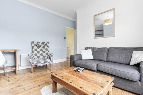 2 bedroom flat to rent, Wingford Road, Brixton