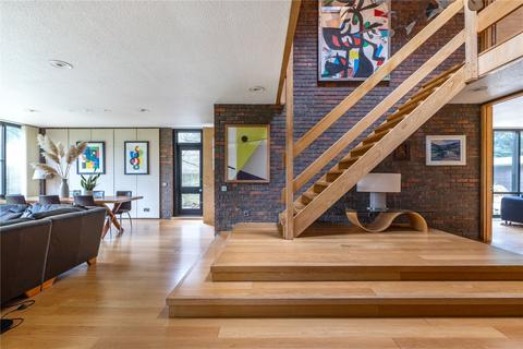 10 Lakeside Drive, Esher, KT10 9EZ