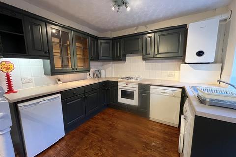 3 bedroom semi-detached house to rent, Altrincham Road, Wilmslow