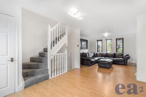 3 bedroom house to rent, Vaughan Way, London E1W