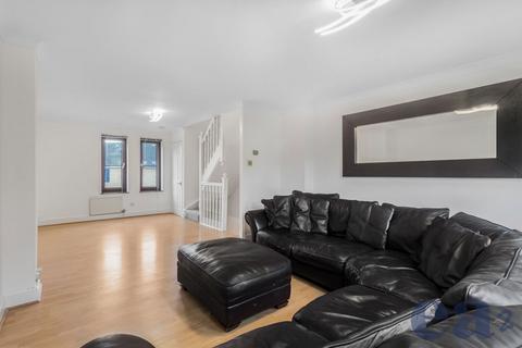 3 bedroom house to rent, Vaughan Way, London E1W