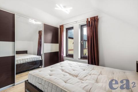 3 bedroom house to rent, Vaughan Way, London E1W