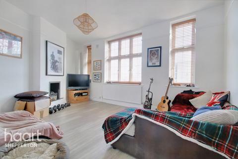 1 bedroom apartment for sale, High Street, Shepperton