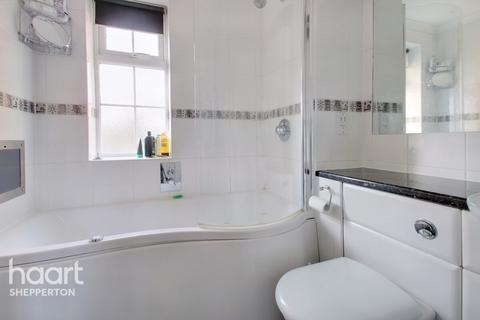 1 bedroom apartment for sale, High Street, Shepperton