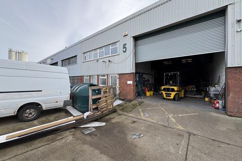 Industrial unit to rent, Endeavour Way, Croydon CR0