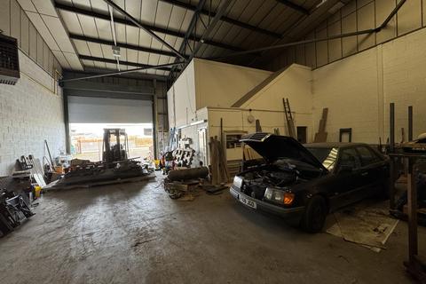 Industrial unit to rent, Endeavour Way, Croydon CR0