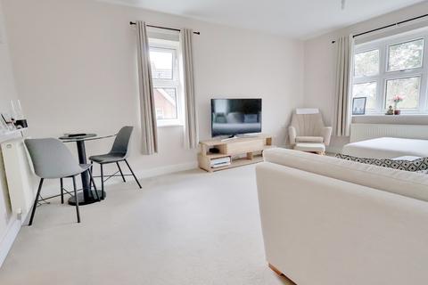 2 bedroom apartment for sale, Marine Court, Hythe