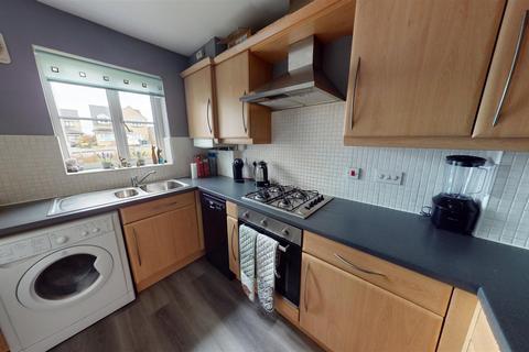 3 bedroom townhouse for sale, Fewston Avenue, Bradford