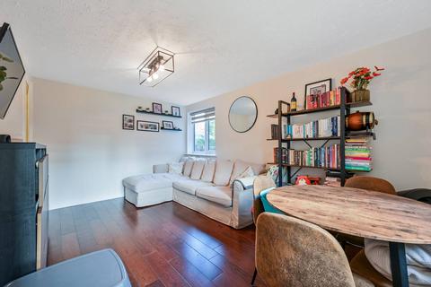 1 bedroom flat for sale, Britton Close, Catford, London, SE6