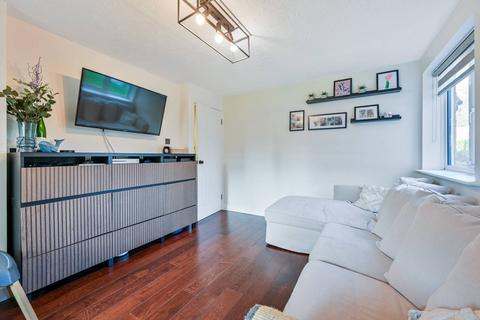 1 bedroom flat for sale, Britton Close, Catford, London, SE6