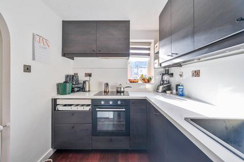 19 Britton Close, London, SE6 1AP