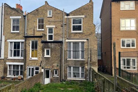 3 bedroom terraced house for sale, Darnley Road, London E9