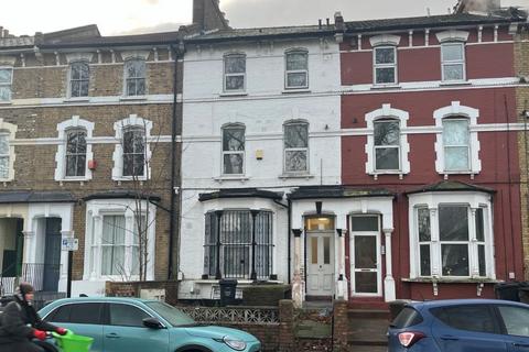 4 bedroom terraced house for sale, Stoke Newington Common, London N16