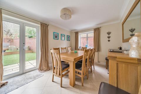 51 Albert Road, Bagshot, GU19 5QL