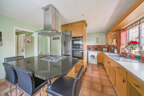 51 Albert Road, Bagshot, GU19 5QL