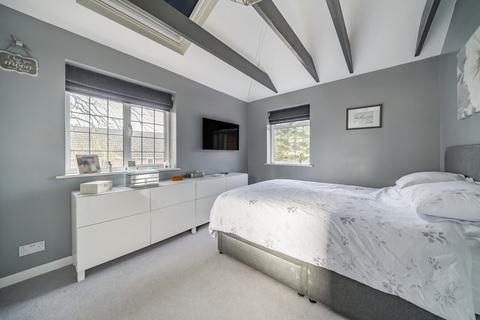 51 Albert Road, Bagshot, GU19 5QL