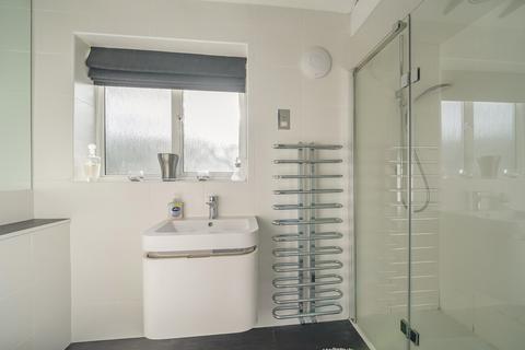 51 Albert Road, Bagshot, GU19 5QL